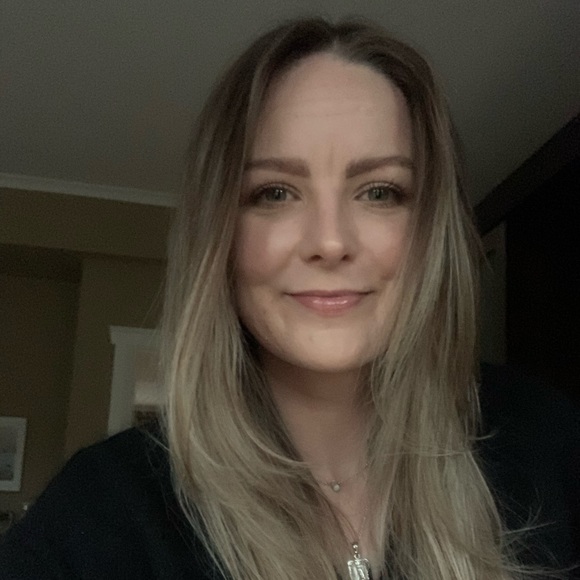 Meet your Posher, Ashley - Picture 1 of 1